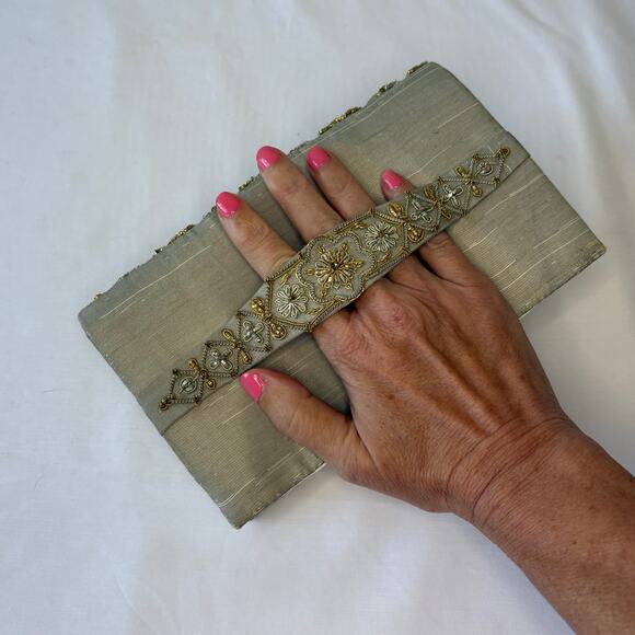 India Art Emporium Hand Made Silk & Beaded Evening Bag Clutch | Gold Silver - Picture 4 of 12